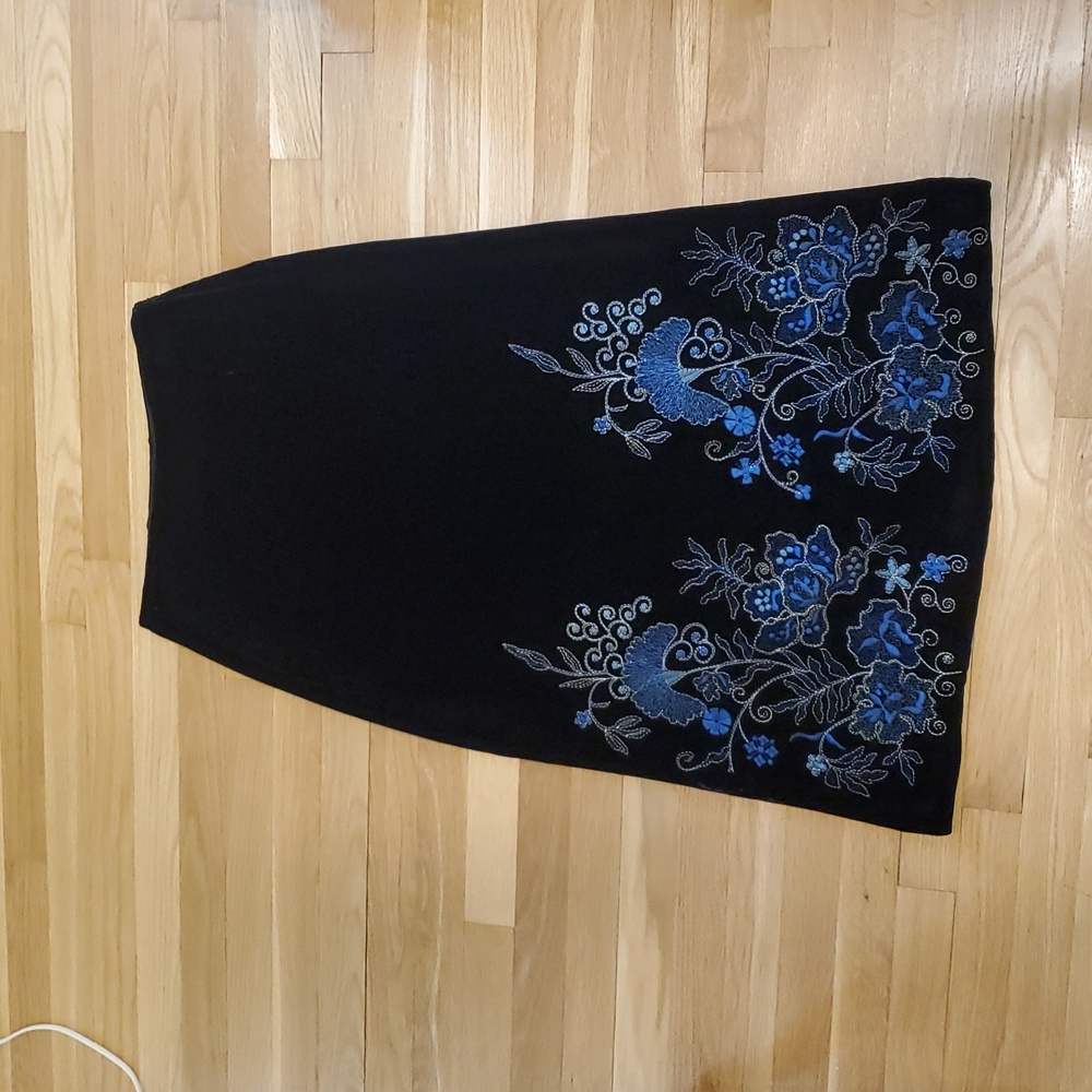 J. Peterman Black Velvet A-Line Maxi Skirt Embroidered In Blue And Gold, Size 8